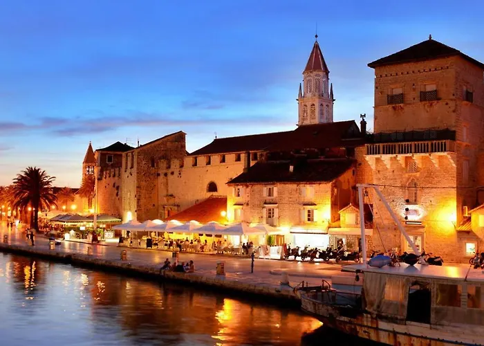 Magnolia 4* Luxury In Town Center Appartement Trogir