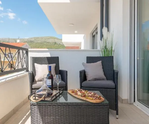 Magnolia 4* Luxury In Town Center Trogir