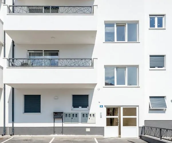 Magnolia 4* Luxury In Town Center * Trogir