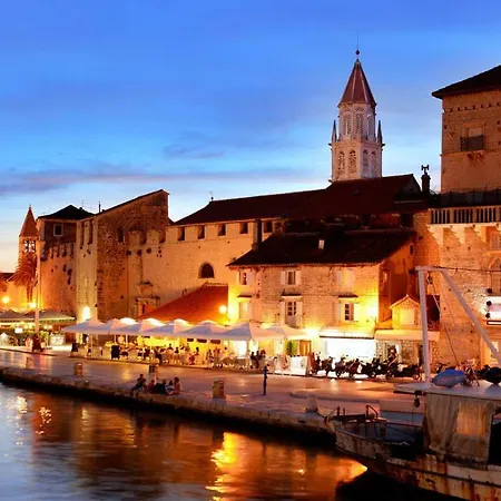 Magnolia 4* Luxury In Town Center Apartament Trogir