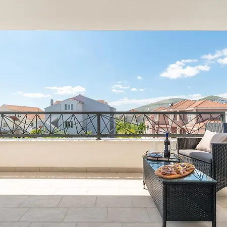 Magnolia 4* Luxury In Town Center 아파트