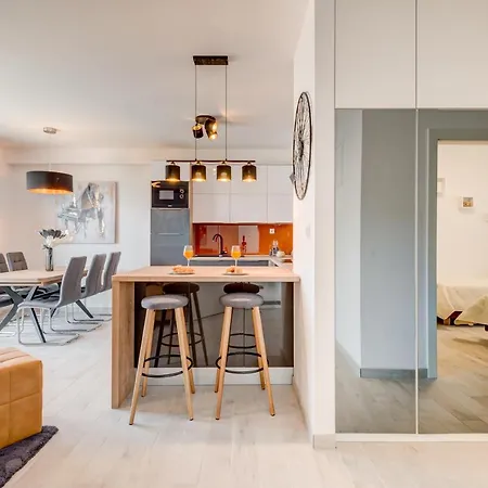 Magnolia 4* Luxury In Town Center * 트로기르