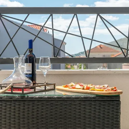 Magnolia 4* Luxury In Town Center * 트로기르