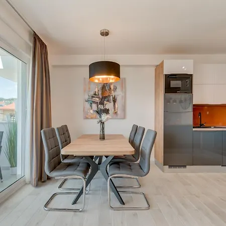 Magnolia 4* Luxury In Town Center 트로기르