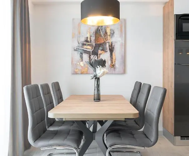 Magnolia 4* Luxury In Town Center *