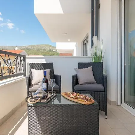 Magnolia 4* Luxury In Town Center Τρογκίρ