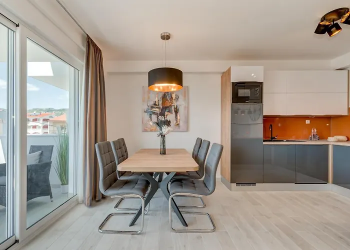 Magnolia 4* Luxury In Town Center Τρογκίρ